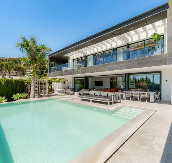 Краткосрочная аренда  отдельно стоящей виллы в Nueva Andalucía