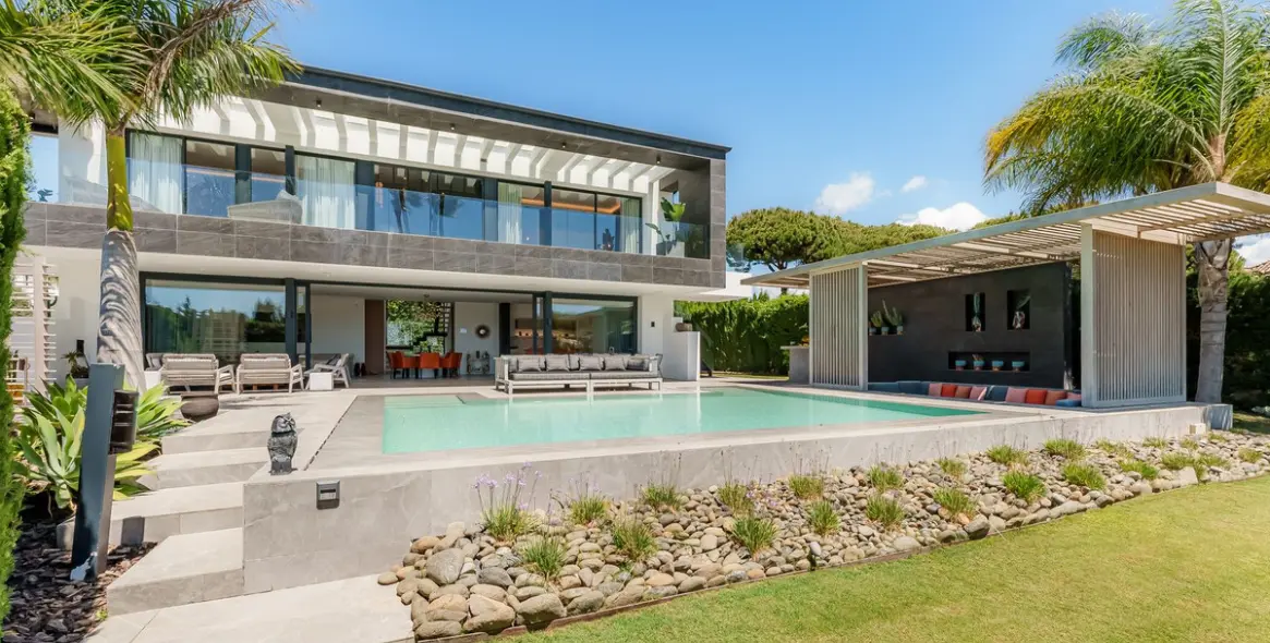 Краткосрочная аренда  отдельно стоящей виллы в Nueva Andalucía 2