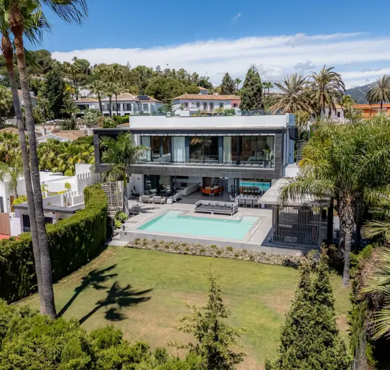 Краткосрочная аренда  отдельно стоящей виллы в Nueva Andalucía