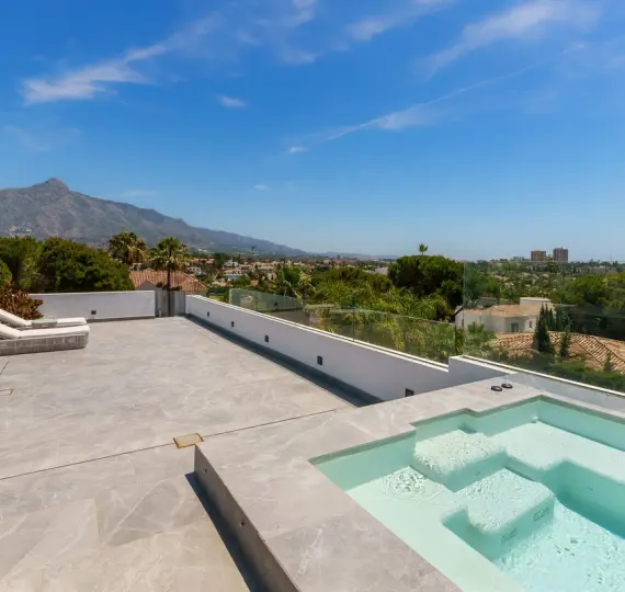 Краткосрочная аренда  отдельно стоящей виллы в Nueva Andalucía