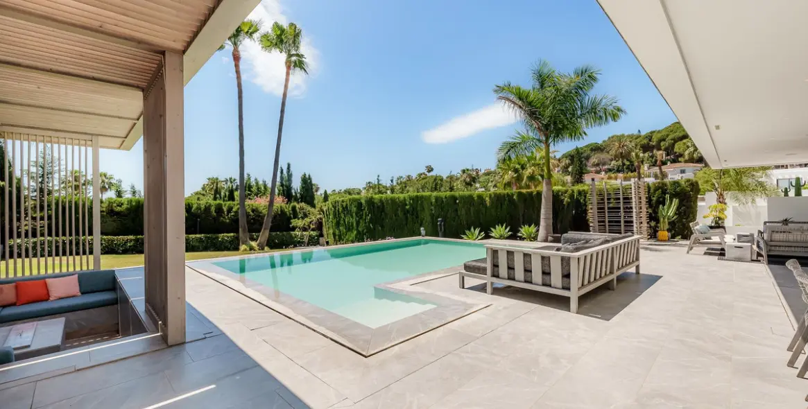 Краткосрочная аренда  отдельно стоящей виллы в Nueva Andalucía 18