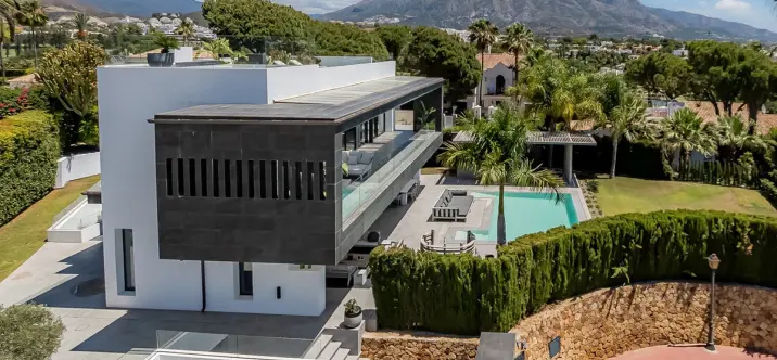 Краткосрочная аренда  отдельно стоящей виллы в Marbella 3