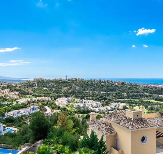 Detached villa R4447981