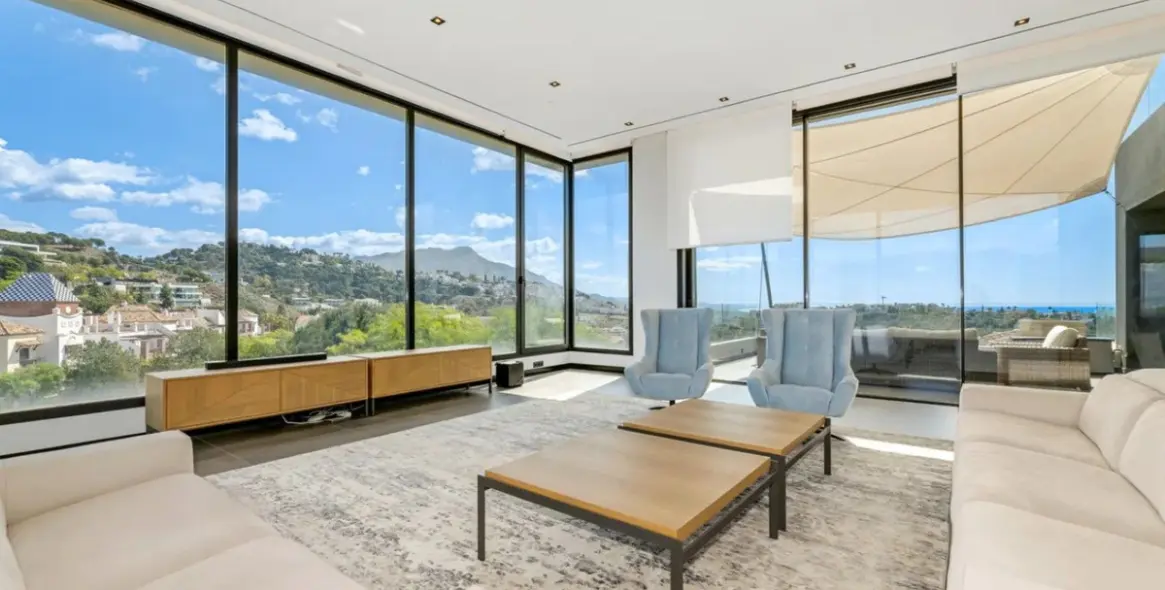 Sale of detached villa in Los Arqueros 14