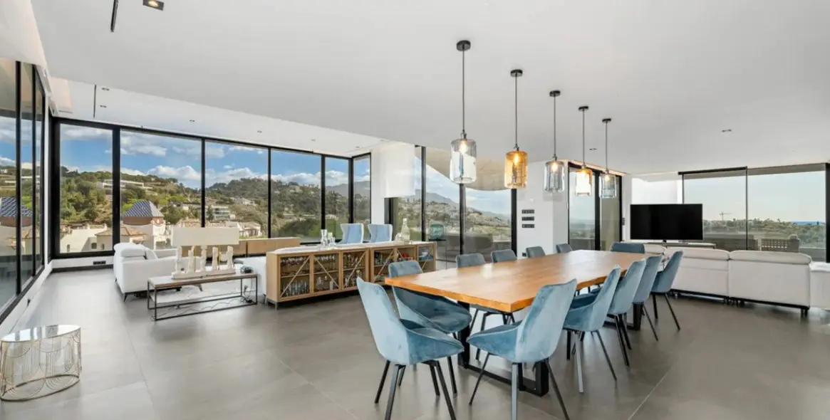 Sale of detached villa in Los Arqueros 15