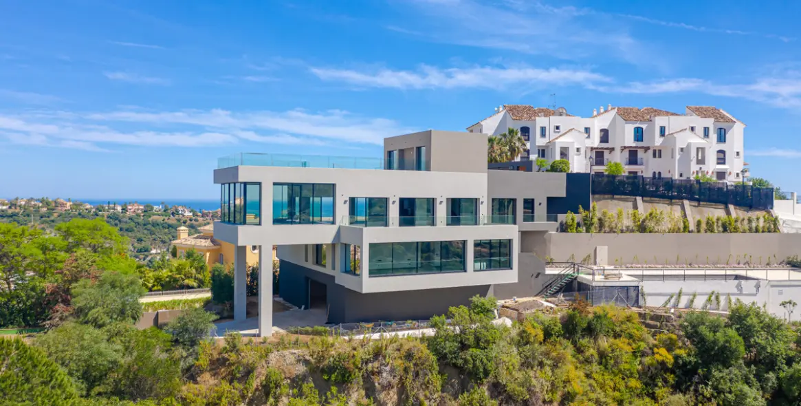 Sale of detached villa in Los Arqueros 2