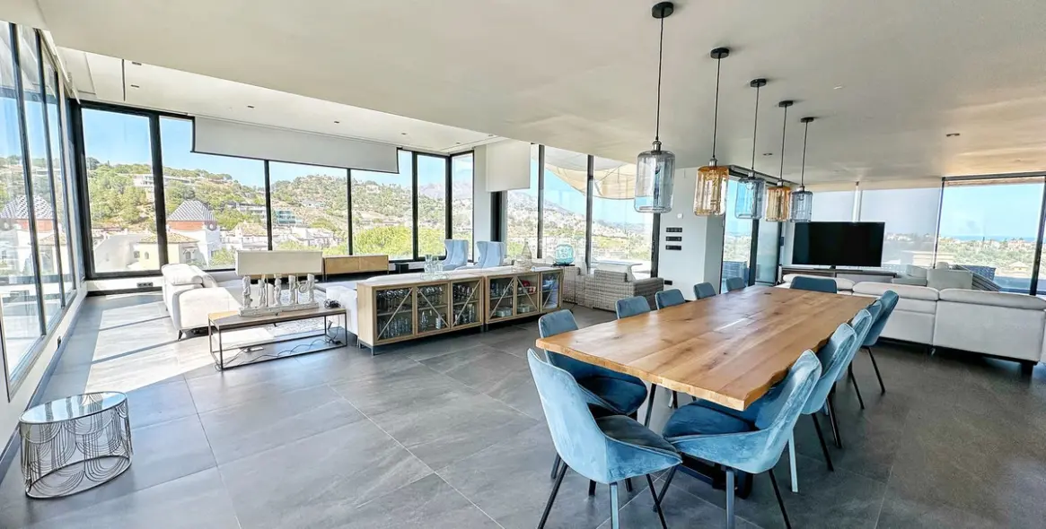 Sale of detached villa in Los Arqueros 18