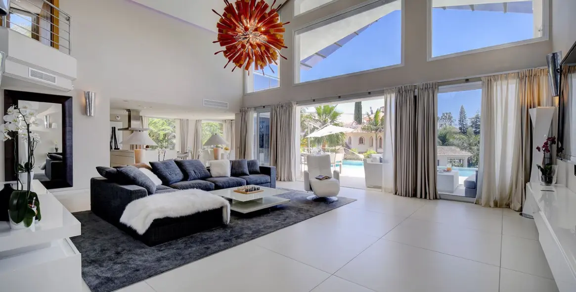 Sale of detached villa in Nueva Andalucía 4