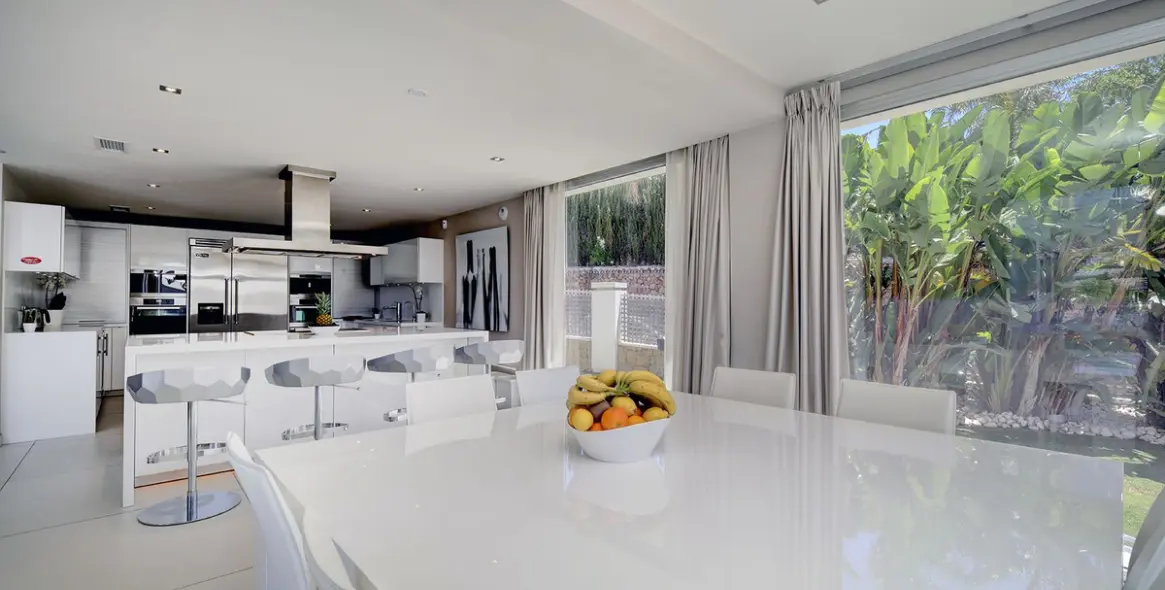 Sale of detached villa in Nueva Andalucía 7