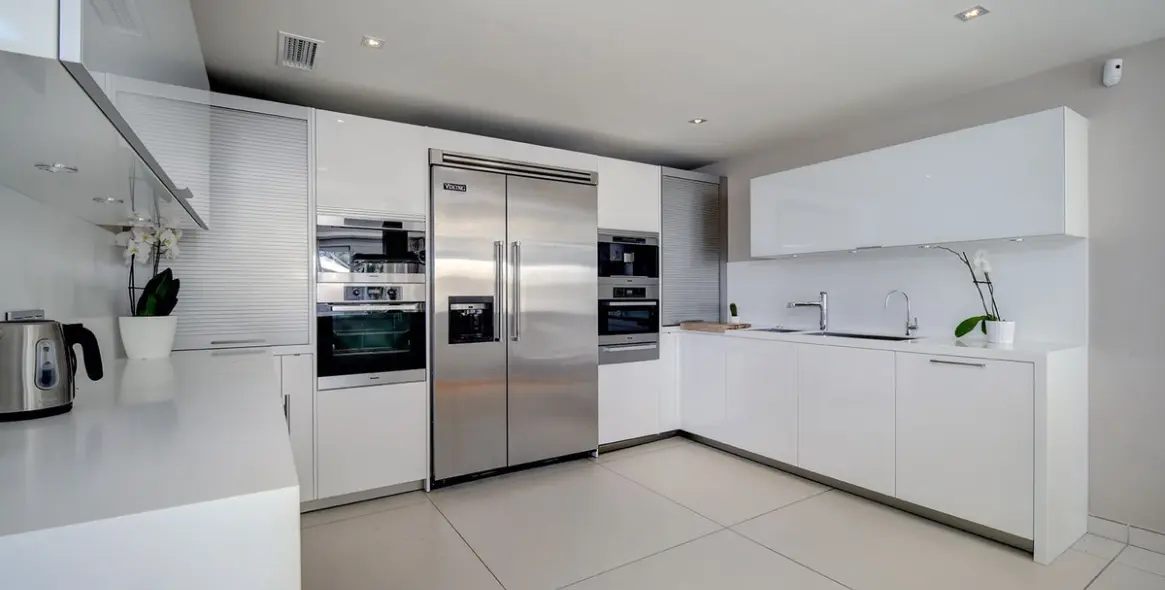 Sale of detached villa in Nueva Andalucía 11