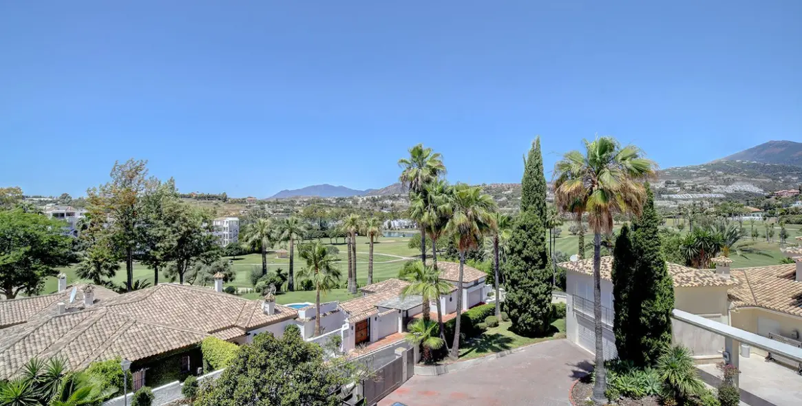 Sale of detached villa in Nueva Andalucía 17