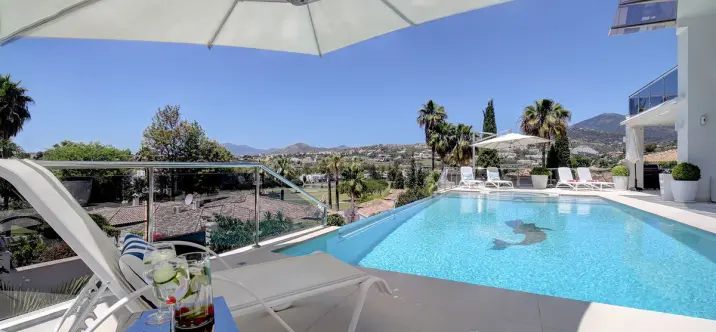 Venta de villa independiente en Nueva Andalucía 0