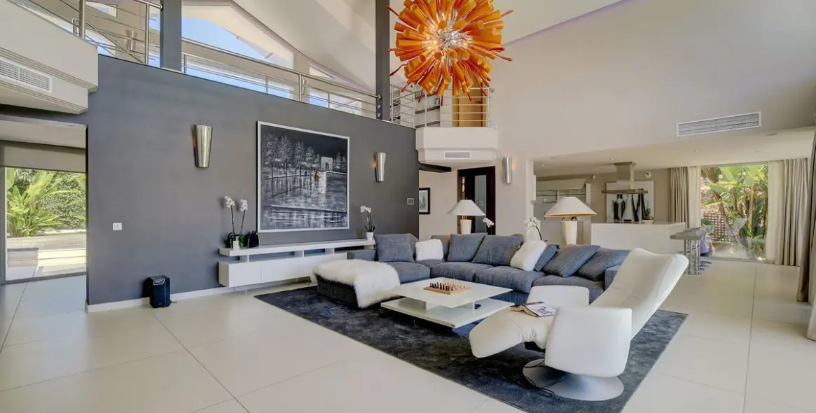 Venta de villa independiente en Nueva Andalucía 5