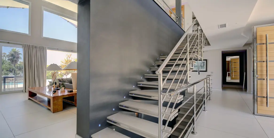 Venta de villa independiente en Nueva Andalucía 9