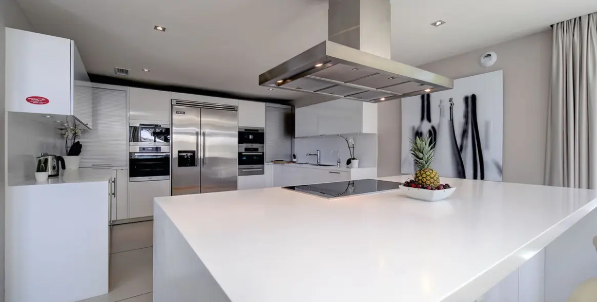 Venta de villa independiente en Nueva Andalucía 12