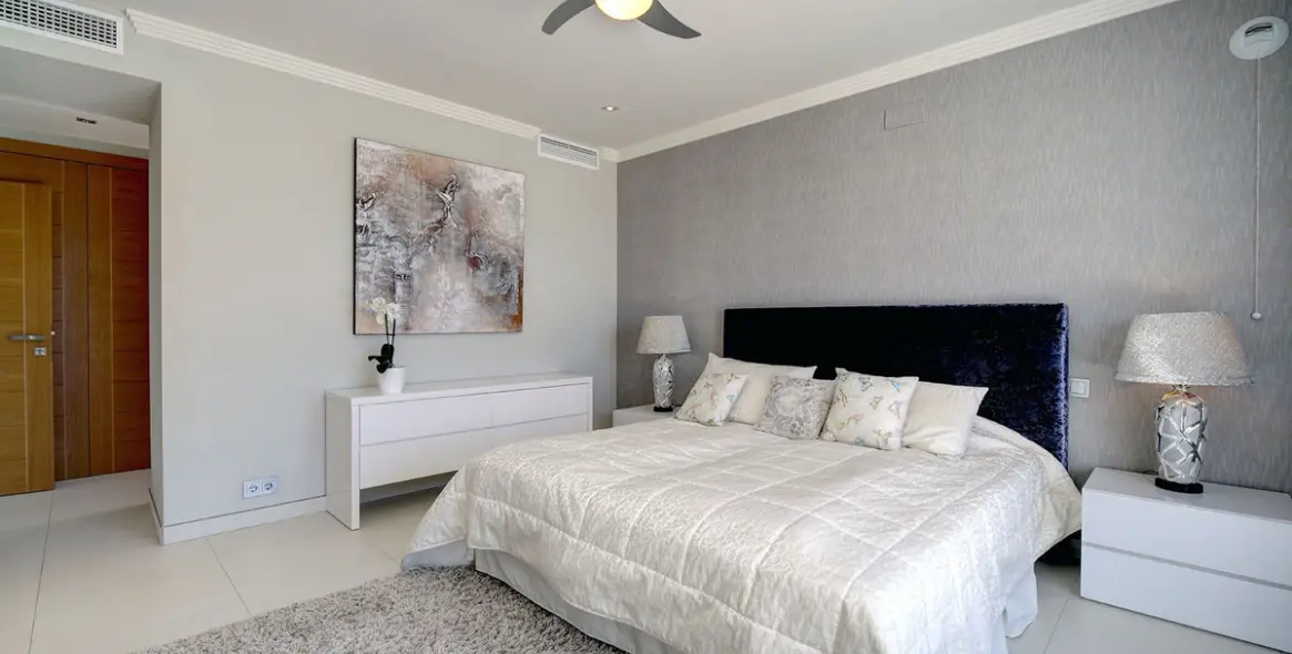 Venta de villa independiente en Nueva Andalucía 22