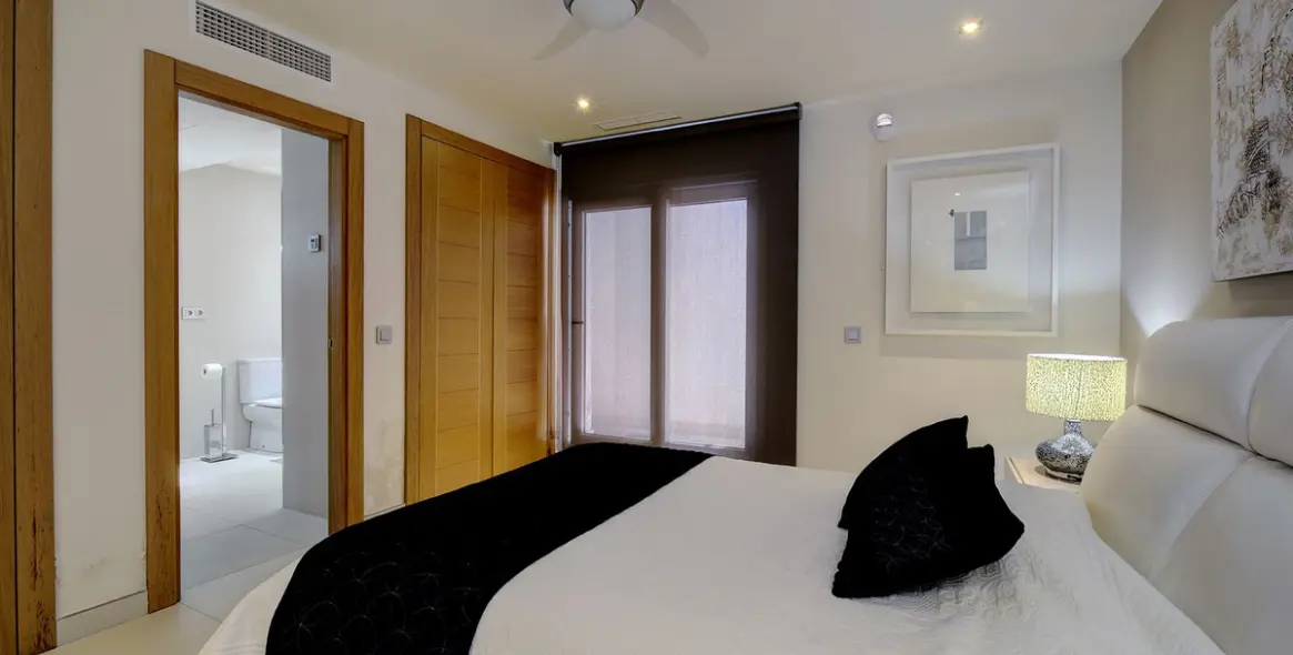 Venta de villa independiente en Nueva Andalucía 26