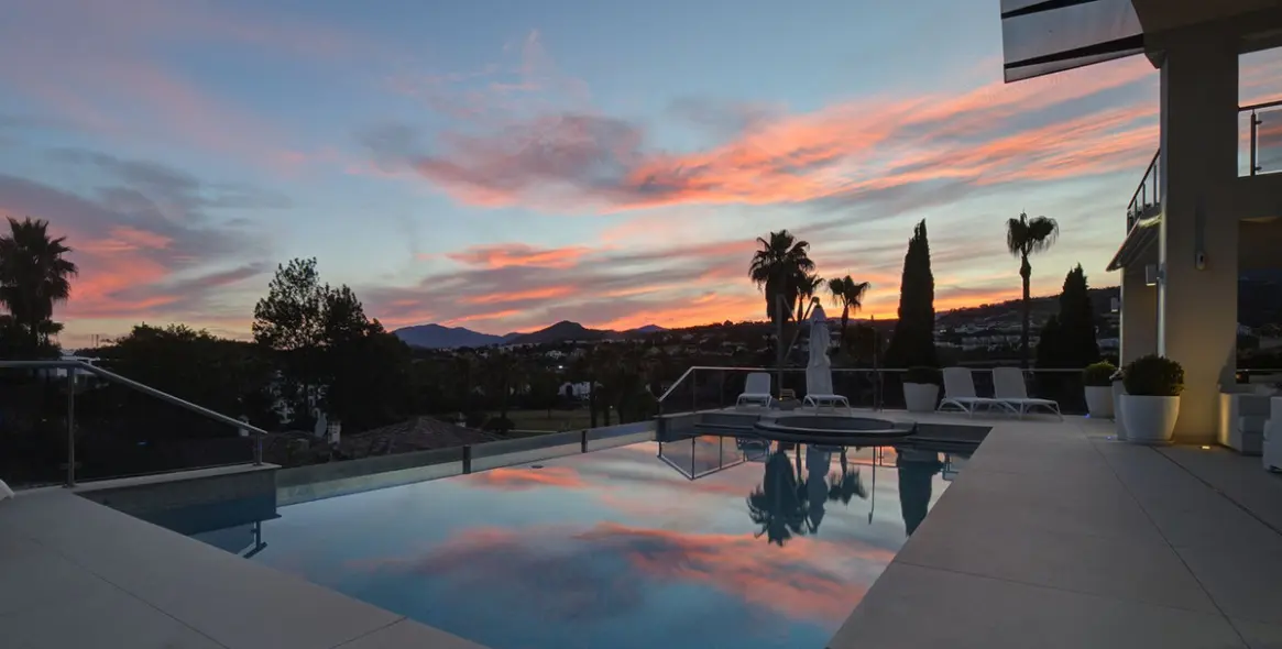 Venta de villa independiente en Nueva Andalucía 34