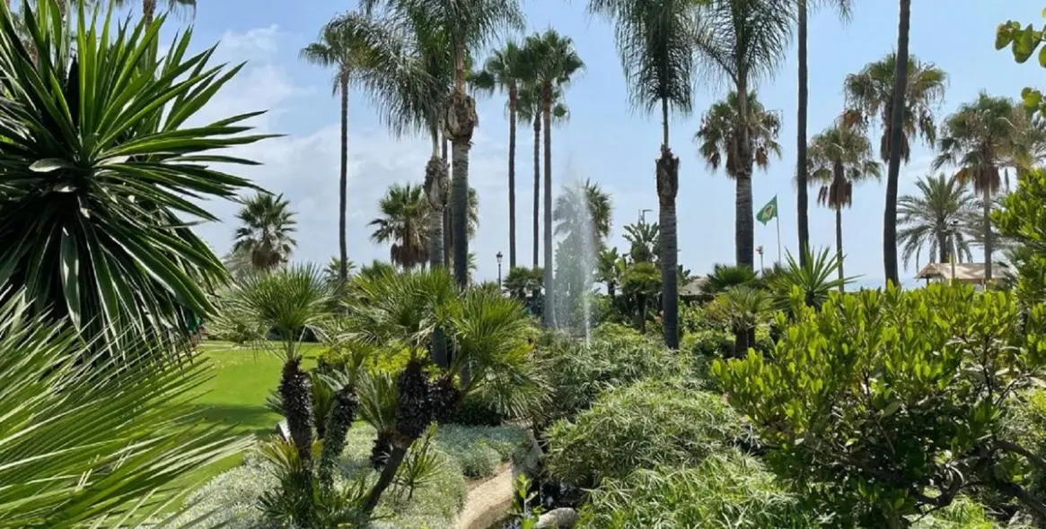 Sale of middle floor apartment in Puerto Banús 19