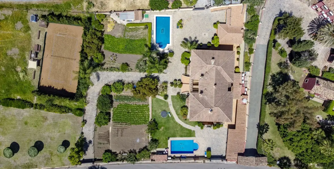 Sale of detached villa in La Quinta 6