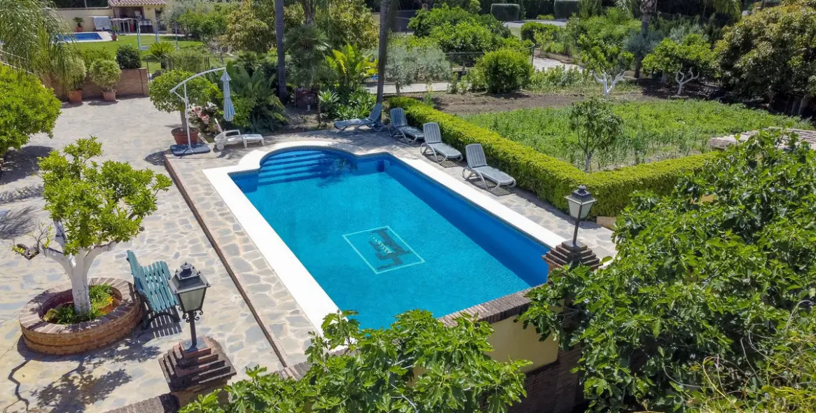 Sale of detached villa in La Quinta 18