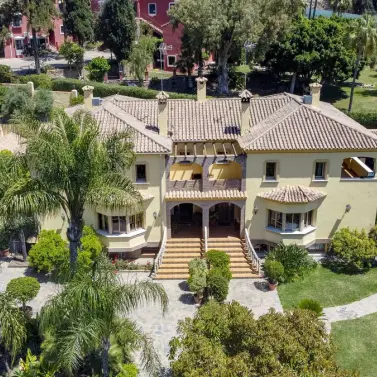 Venta de villa independiente en La Quinta