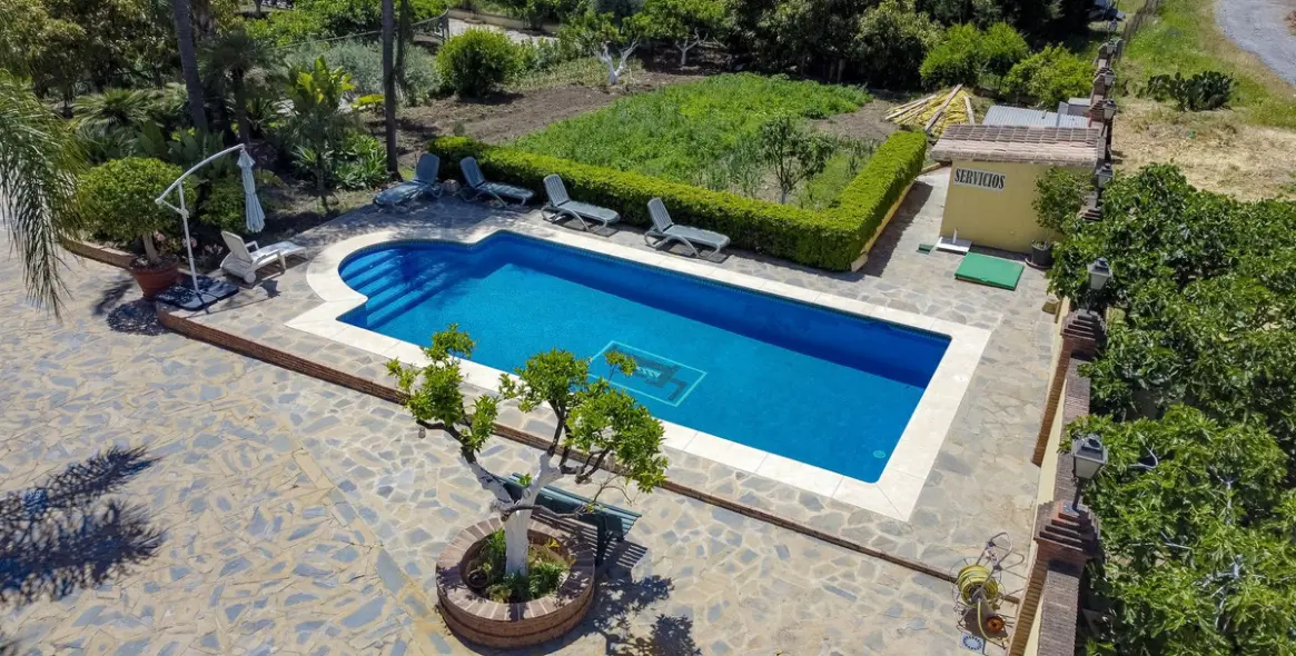 Sale of detached villa in La Quinta 15