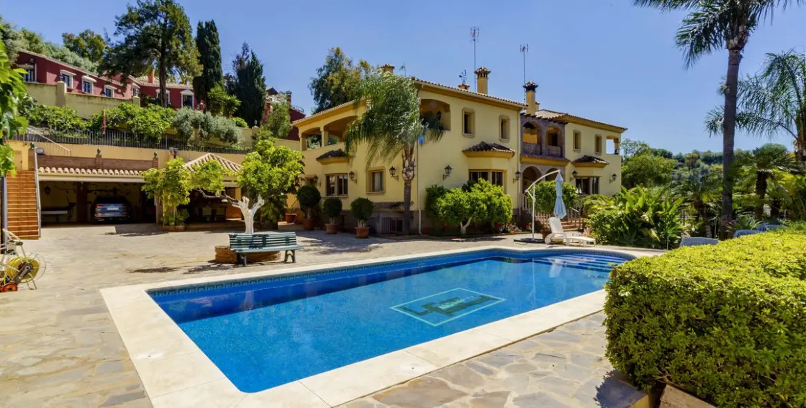 Продажа  отдельно стоящей виллы в La Quinta 23