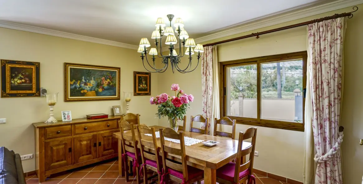 Продажа  отдельно стоящей виллы в La Quinta 36