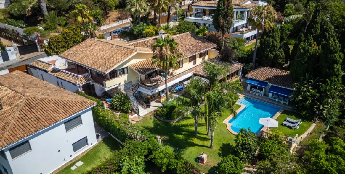 Sale of detached villa in Marbesa 2