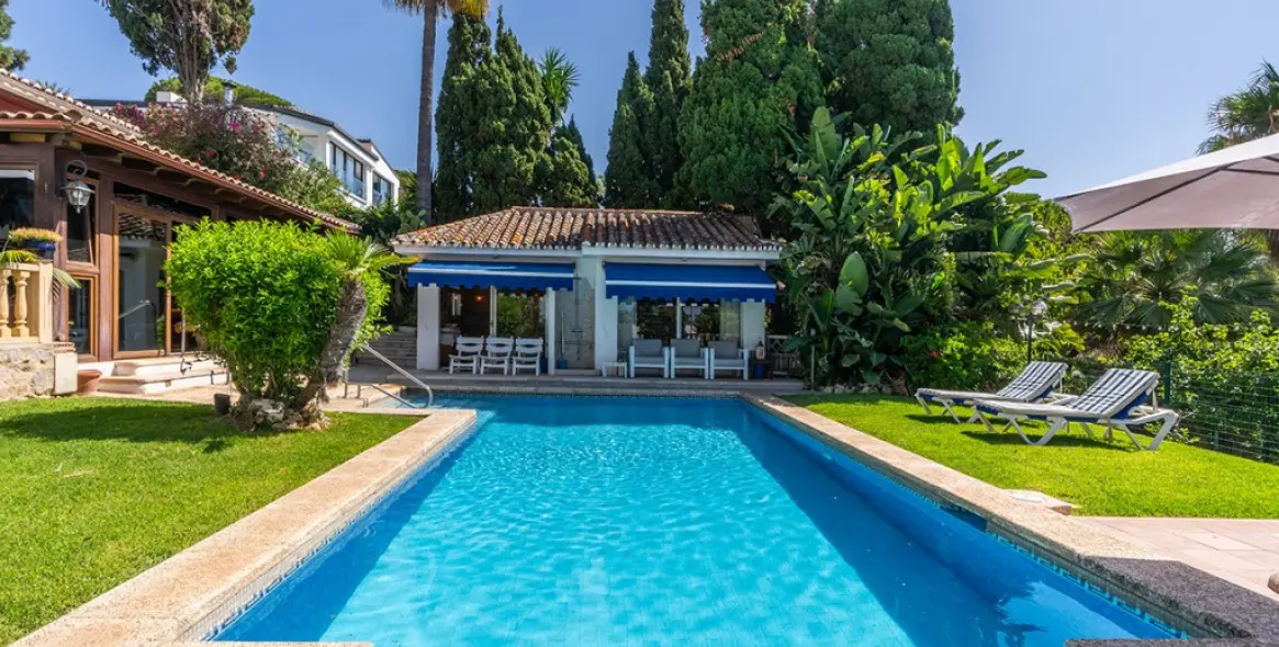 Sale of detached villa in Marbesa 44