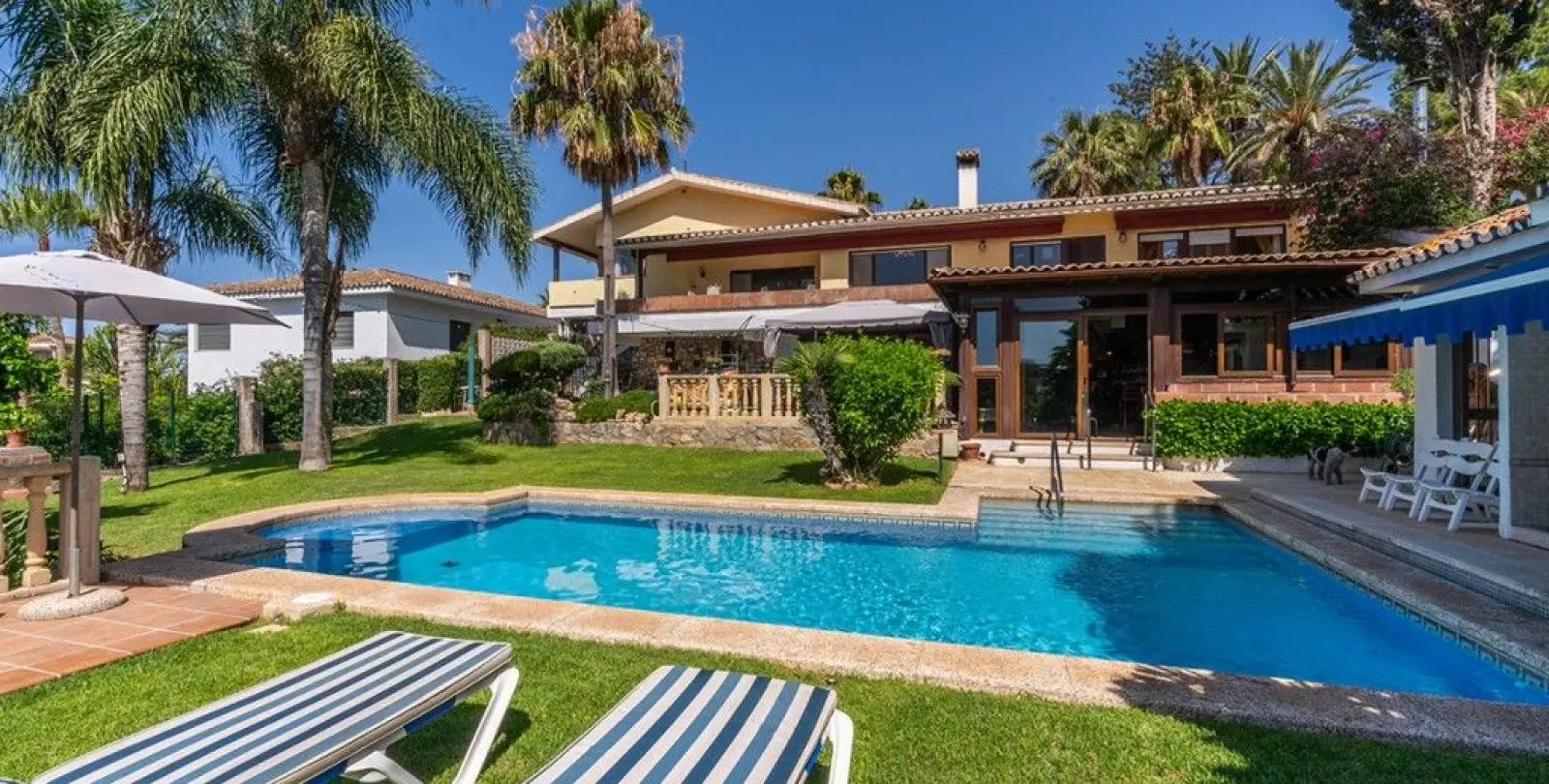 Venta de villa independiente en Marbesa 1