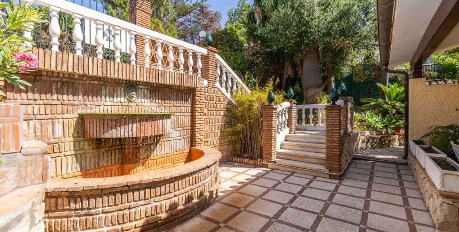 Venta de villa independiente en Marbesa 23