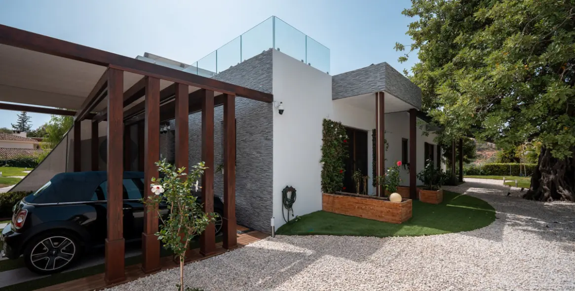 Sale of detached villa in Benahavís 50