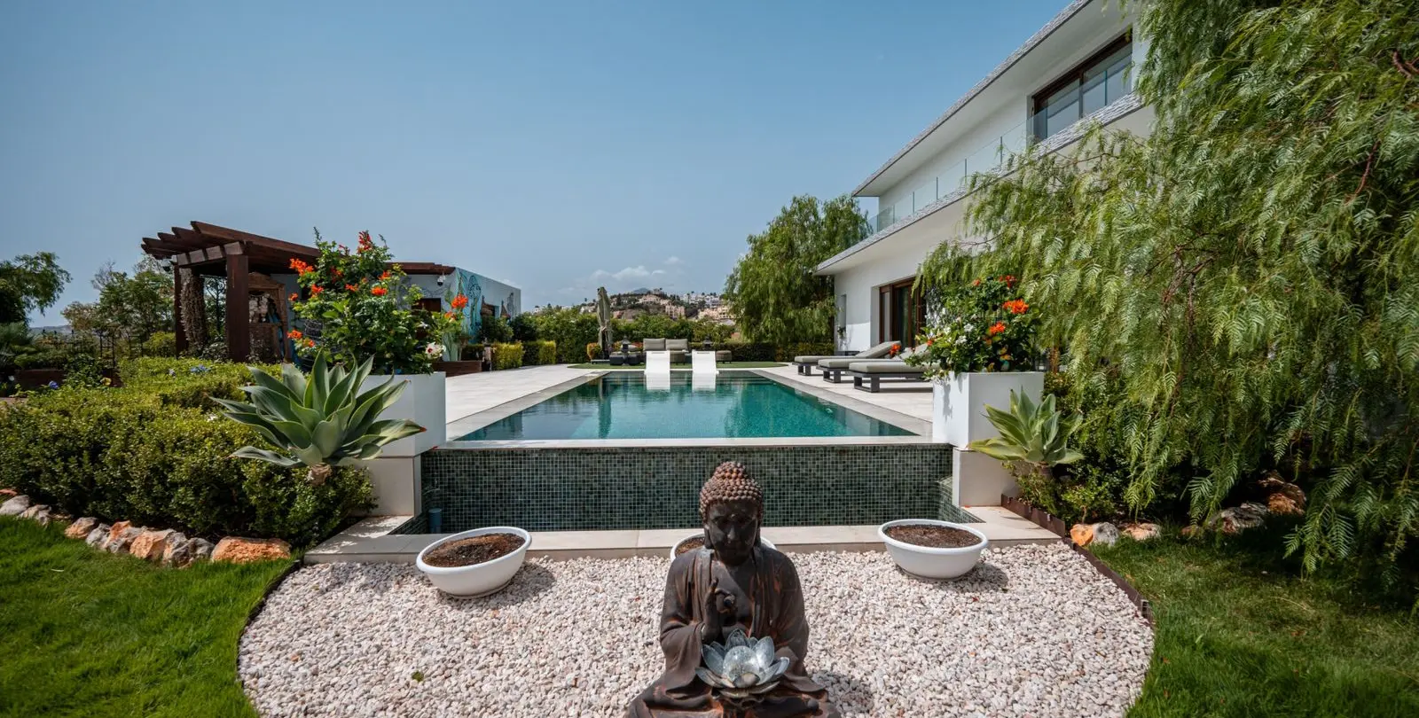 Sale of detached villa in Benahavís 13