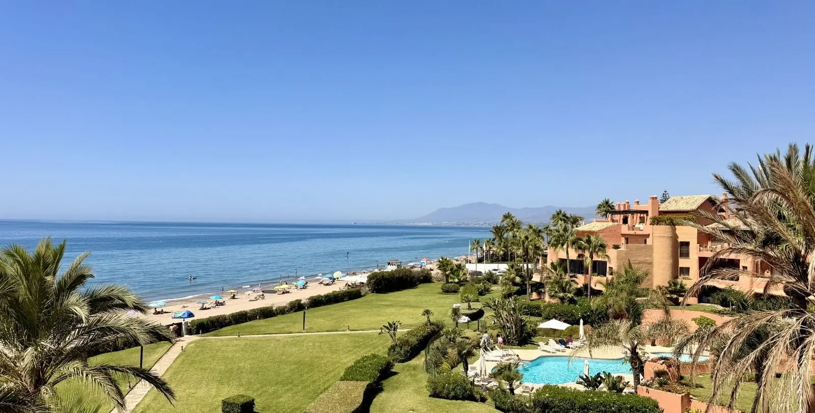 Venta de ático en Los Monteros 1