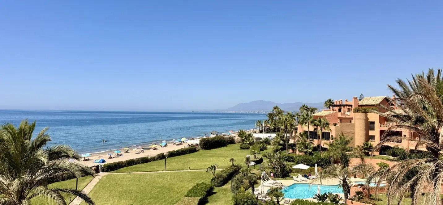 Venta de ático en Los Monteros 0