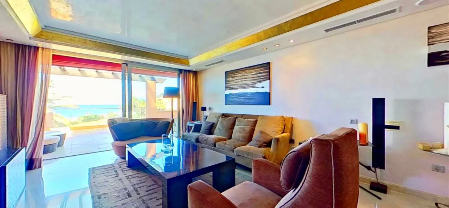 Venta de ático en Los Monteros 3