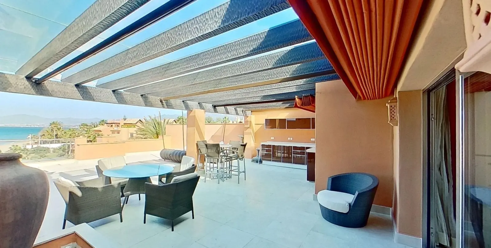 Venta de ático en Los Monteros 12