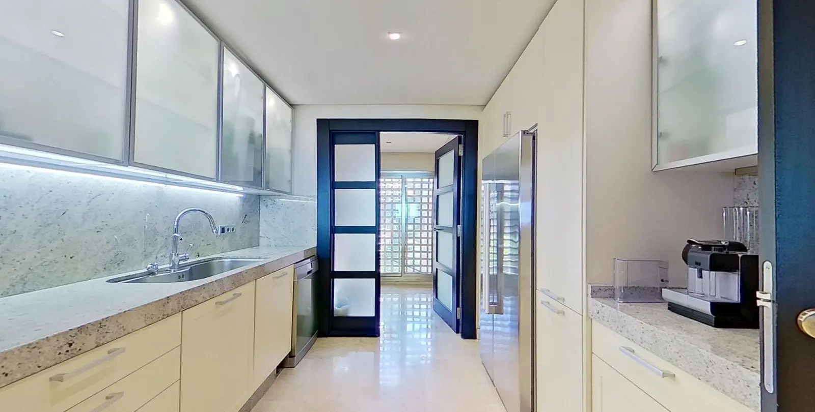 Venta de ático en Los Monteros 43
