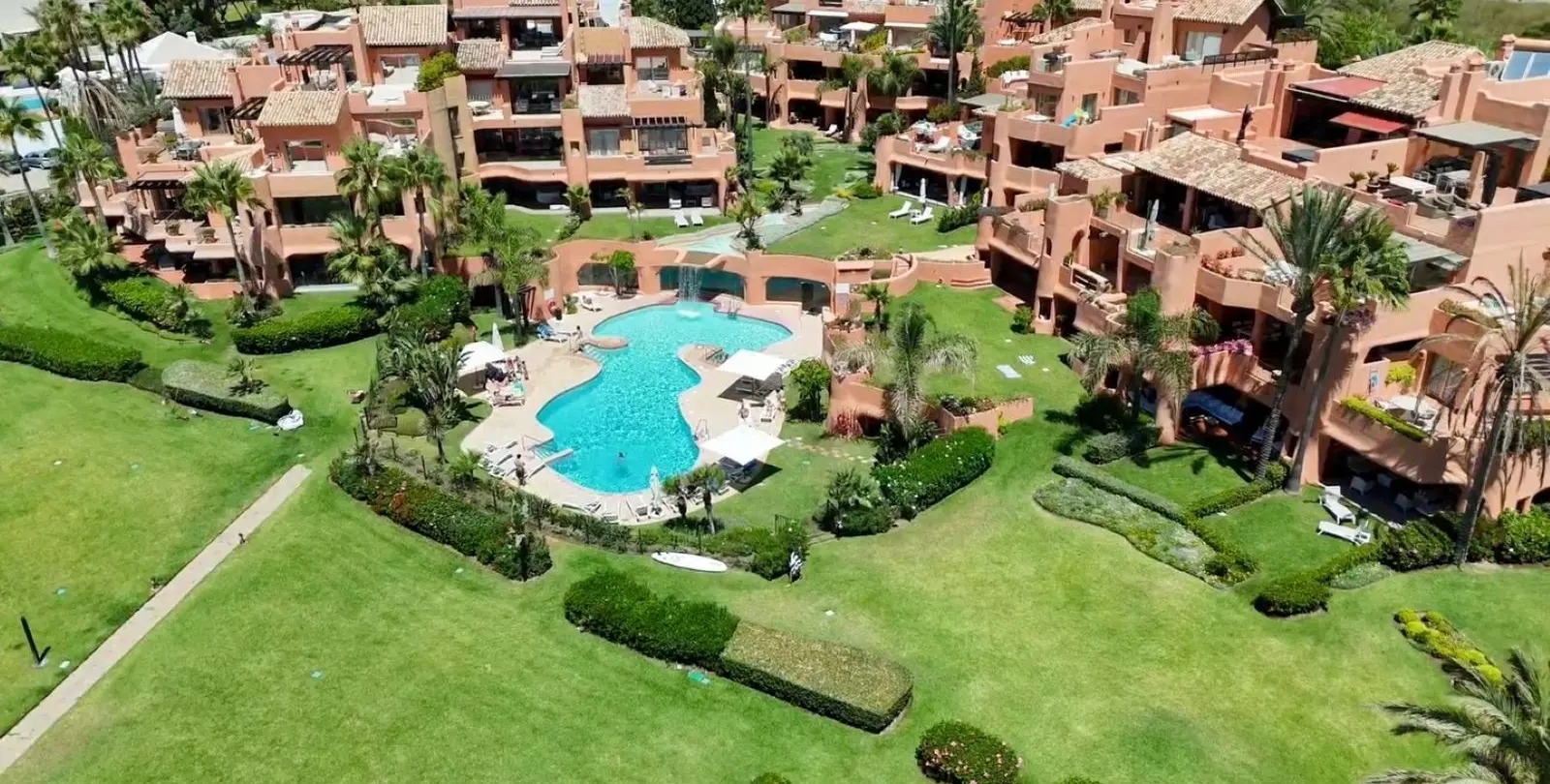 Venta de ático en Los Monteros 48
