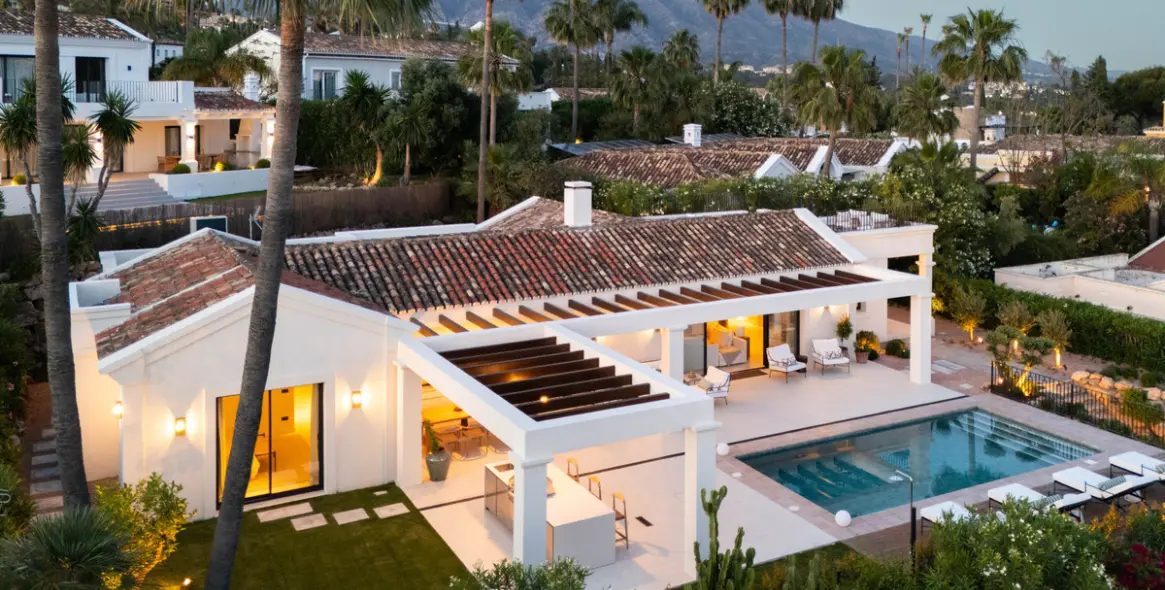 Продажа  отдельно стоящей виллы в Nueva Andalucía 2