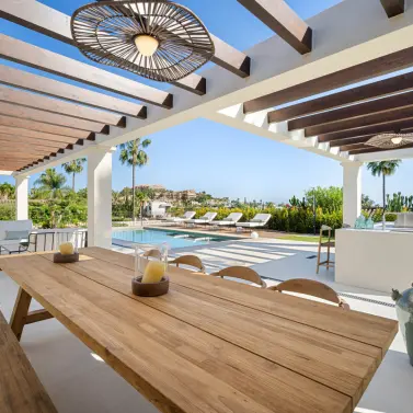 Venta de villa independiente en Nueva Andalucía