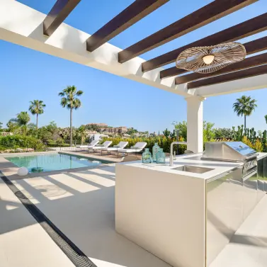 Venta de villa independiente en Nueva Andalucía