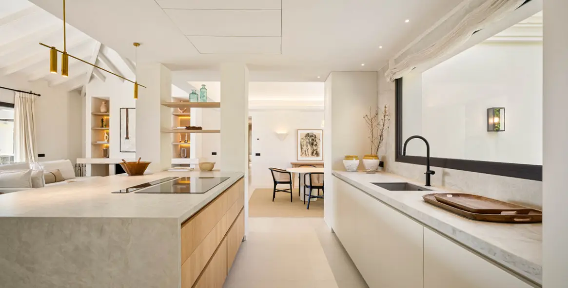 Продажа  отдельно стоящей виллы в Nueva Andalucía 16