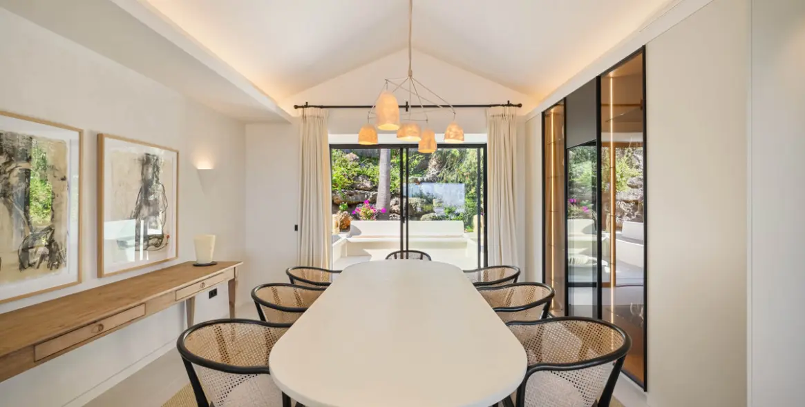 Продажа  отдельно стоящей виллы в Nueva Andalucía 19