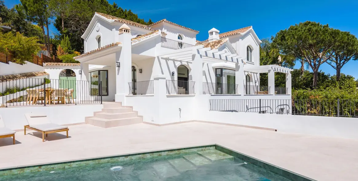 Sale of detached villa in Benahavís (district El Madronal) 3