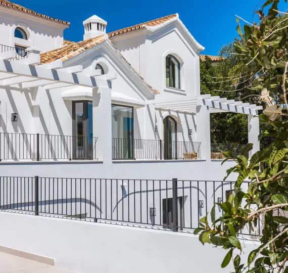 Detached villa R5140945