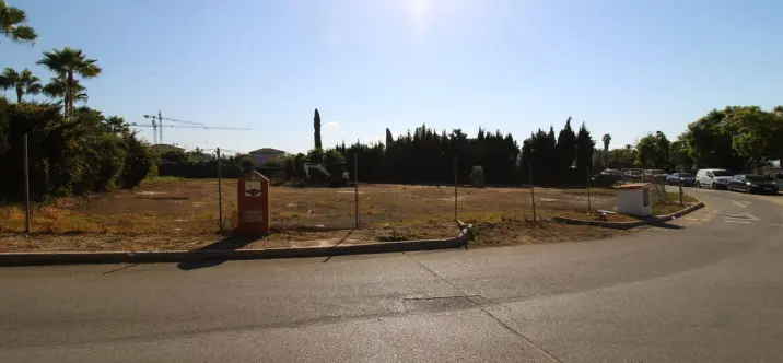 Venta de parcela residencial en The Golden Mile 0