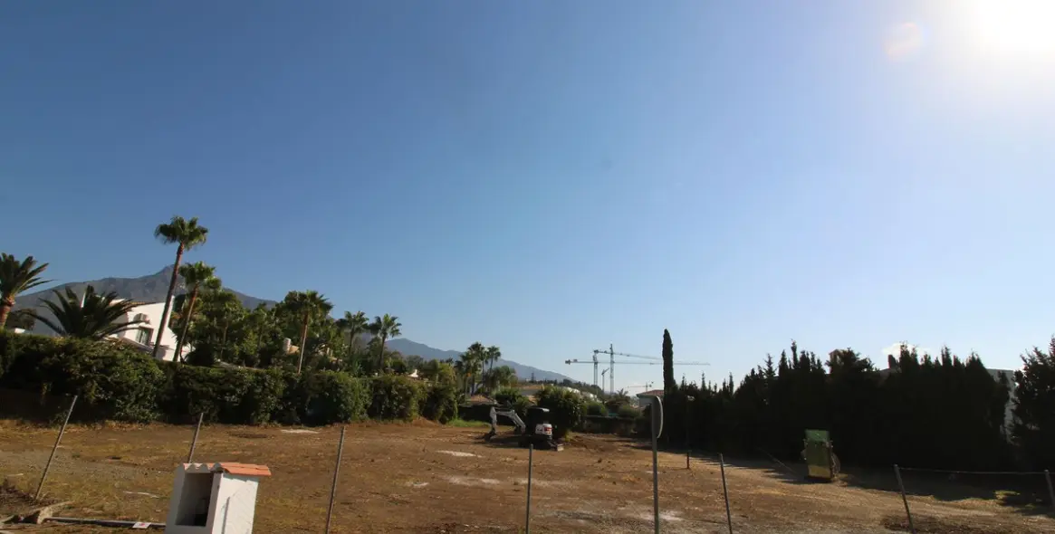 Продажа  жилого участка в The Golden Mile 3